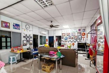 Taman Song Choon Double Storey Shoplot Corner Unit For Sale 