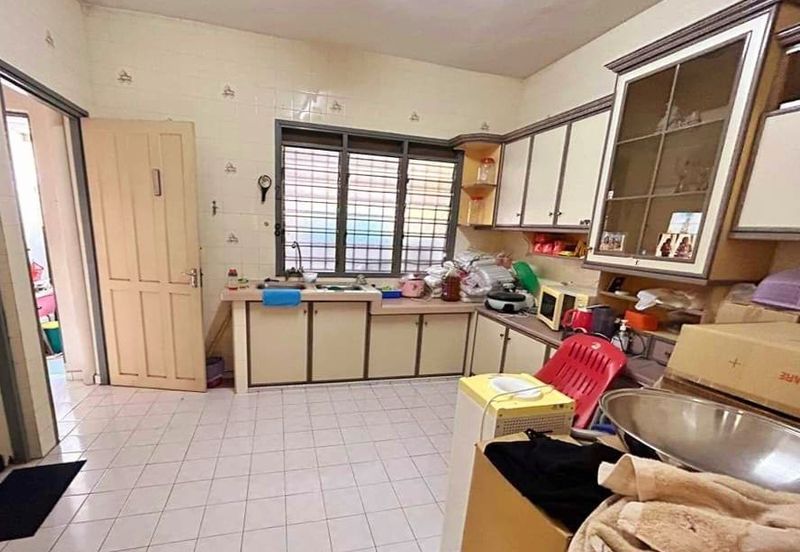 Bercham Double Storey Terrace House Corner Unit For Sale 