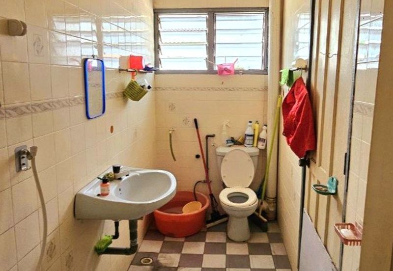 Bercham Double Storey Terrace House Corner Unit For Sale 