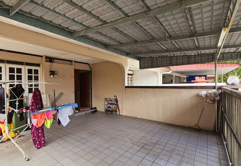 Bercham Double Storey Terrace House Corner Unit For Sale 