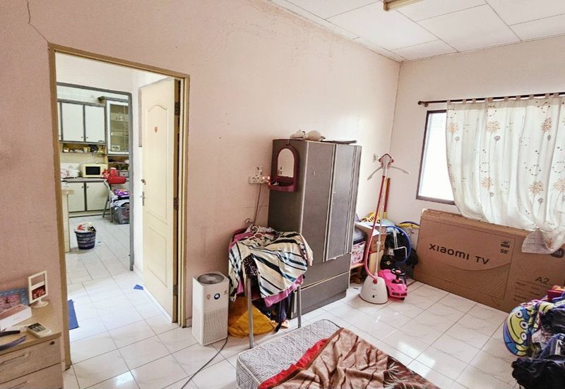 Bercham Double Storey Terrace House Corner Unit For Sale 