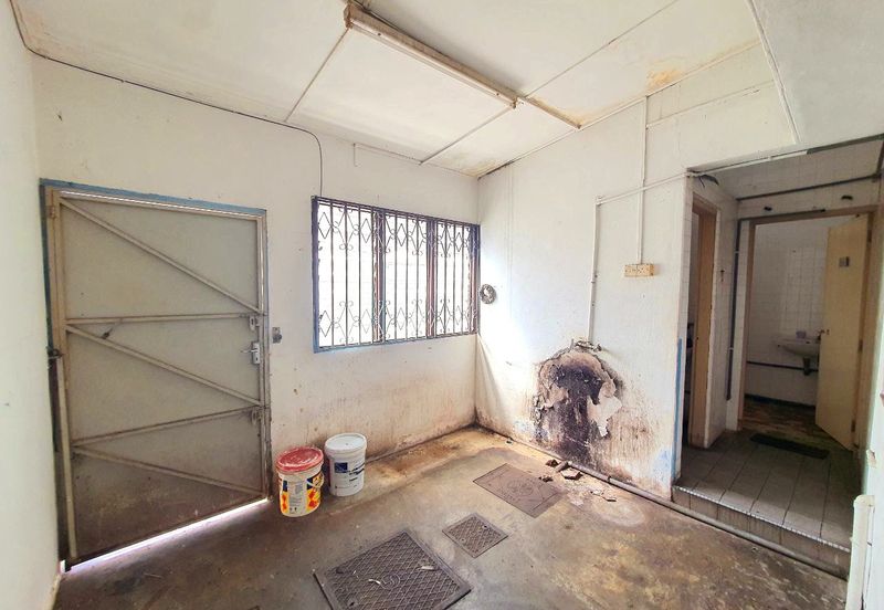 Jalan Kuala Kangsar High Exposure Facing Main Road 2 Storey Shoplot For Rent 