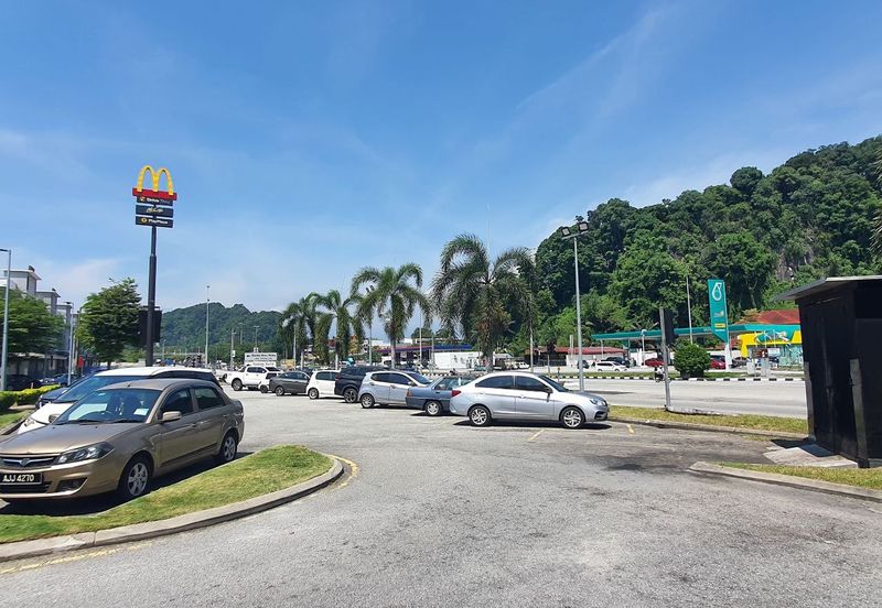 Jalan Kuala Kangsar High Exposure Facing Main Road 2 Storey Shoplot For Rent 