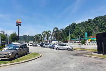 Jalan Kuala Kangsar High Exposure Facing Main Road 2 Storey Shoplot For Rent 