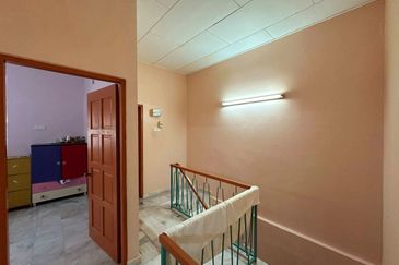 Ampang Ipoh Jaya Nice Double Storey Terrace House For Sale 