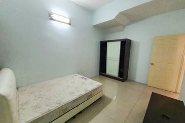 Bandar Seri Botani, Good Condition 2 Storey Terrace House For Rent 