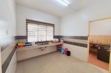 Bandar Seri Botani, Good Condition 2 Storey Terrace House For Rent 