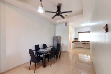 Bandar Seri Botani, Good Condition 2 Storey Terrace House For Rent 