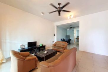 Bandar Seri Botani, Good Condition 2 Storey Terrace House For Rent 