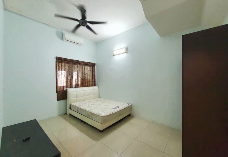 Bandar Seri Botani, Good Condition 2 Storey Terrace House For Rent 