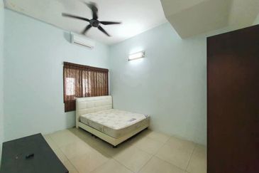 Bandar Seri Botani, Good Condition 2 Storey Terrace House For Rent 