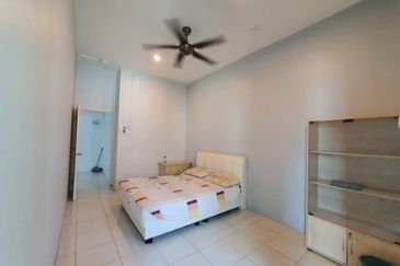 Bandar Seri Botani, Good Condition 2 Storey Terrace House For Rent 