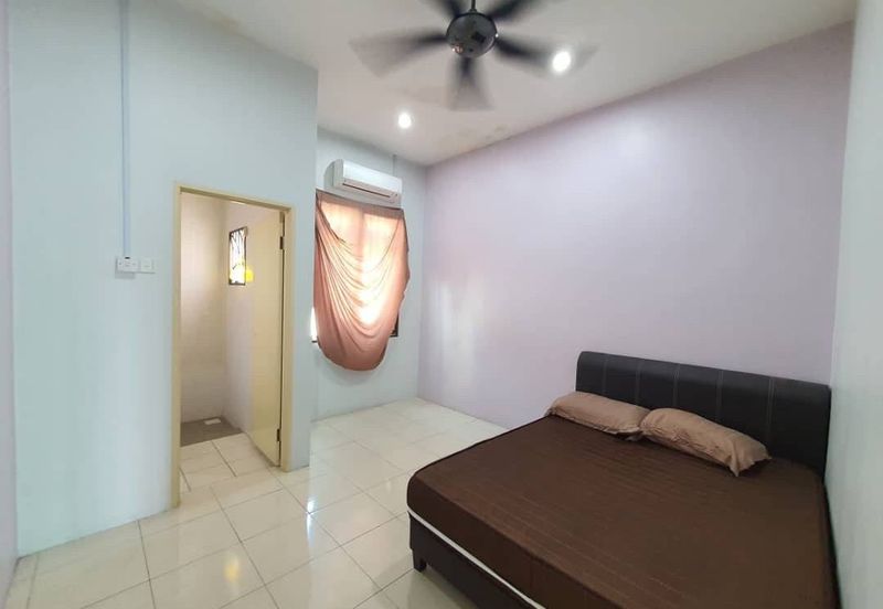 Bandar Seri Botani, Good Condition 2 Storey Terrace House For Rent 