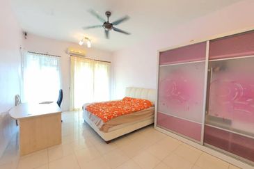 Bandar Seri Botani, Good Condition 2 Storey Terrace House For Rent 