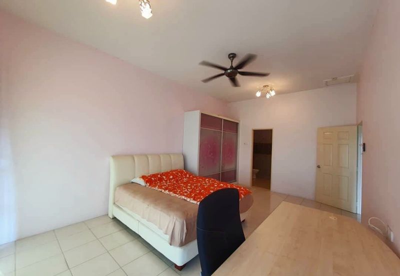 Bandar Seri Botani, Good Condition 2 Storey Terrace House For Rent 