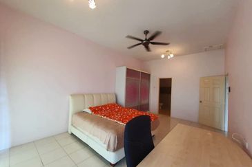 Bandar Seri Botani, Good Condition 2 Storey Terrace House For Rent 