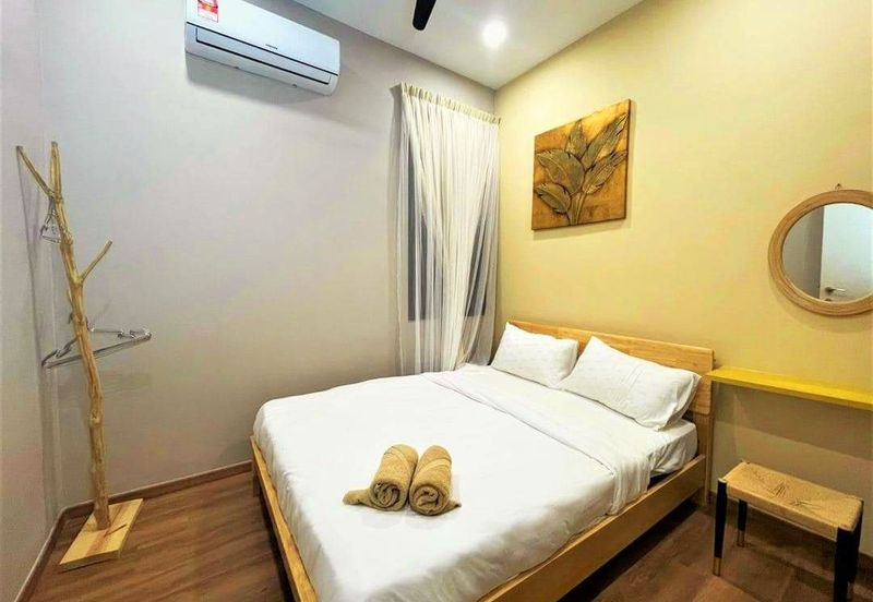 THE COVE HILLSIDE RESIDENCE