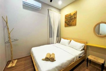 THE COVE HILLSIDE RESIDENCE