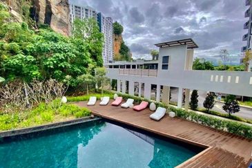 THE COVE HILLSIDE RESIDENCE