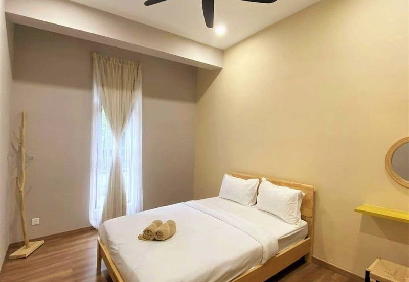 THE COVE HILLSIDE RESIDENCE