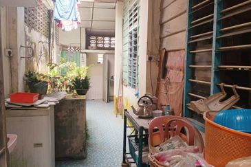 Kampar Oldtown Below Market Price Double Storey Shoplot For Sale 