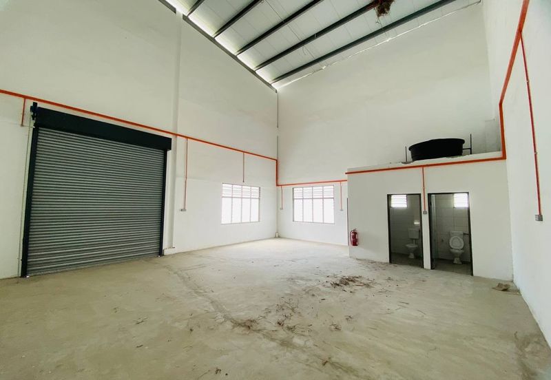 Kawasan Perindustrian Pengkalan 3 1.5 Storey Semi-D Factory For Rent 