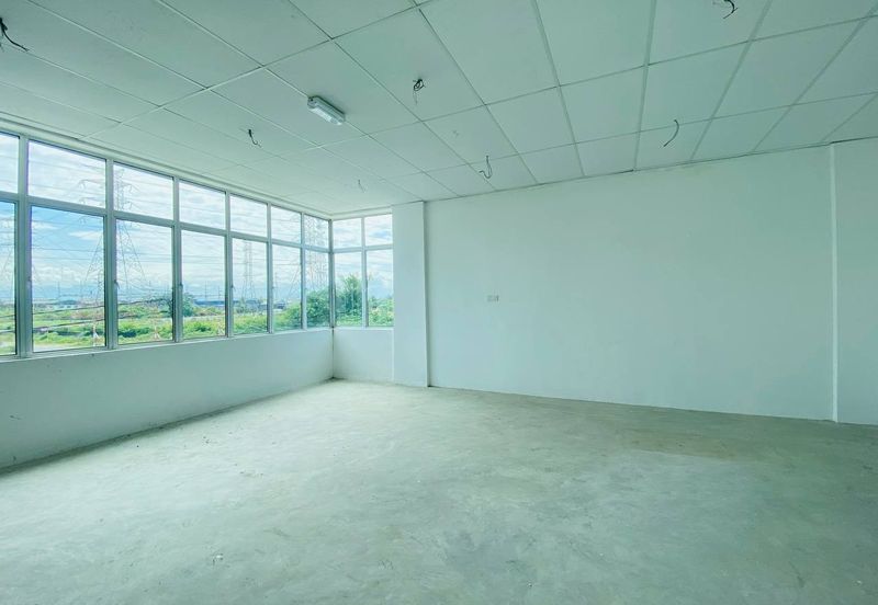 Kawasan Perindustrian Pengkalan 3 1.5 Storey Semi-D Factory For Rent 