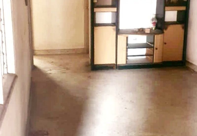 Pasir Puteh Facing Main Road 2.5 Storey Shoplot For Sale 