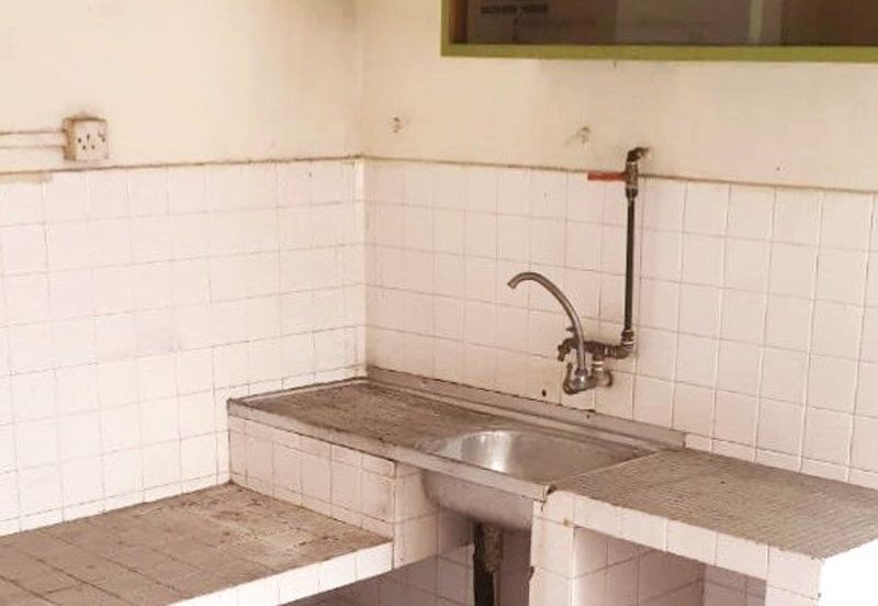 Pasir Puteh Facing Main Road 2.5 Storey Shoplot For Sale 