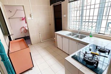 Dorset Place @ Taman Lapangan Setia