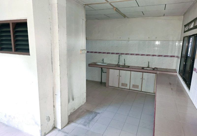 Kuala Kangsar Nice Double Storey Terrace House Corner Unit For Sale 