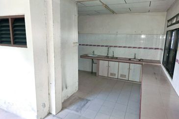 Kuala Kangsar Nice Double Storey Terrace House Corner Unit For Sale 