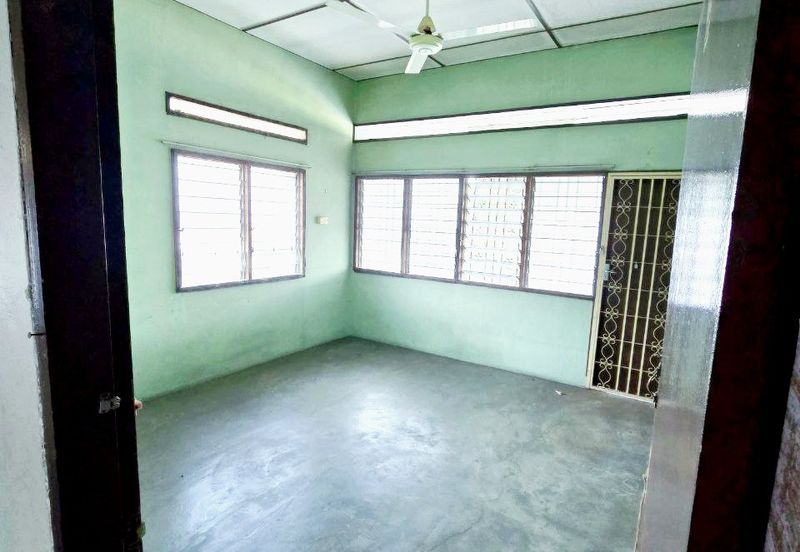 Kuala Kangsar Nice Double Storey Terrace House Corner Unit For Sale 