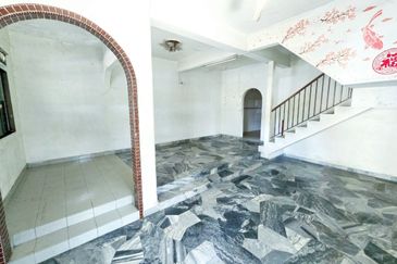 Kuala Kangsar Nice Double Storey Terrace House Corner Unit For Sale 