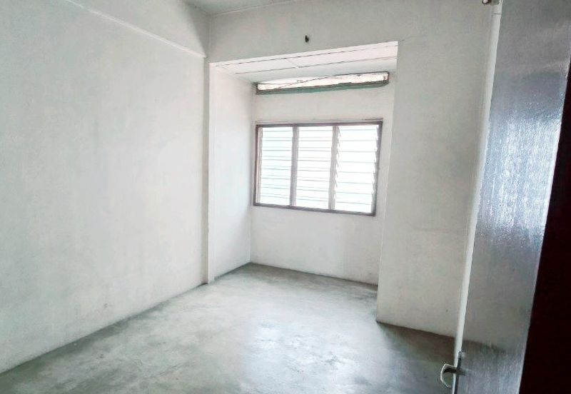Kuala Kangsar Nice Double Storey Terrace House Corner Unit For Sale 