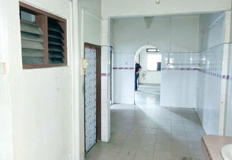 Kuala Kangsar Nice Double Storey Terrace House Corner Unit For Sale 