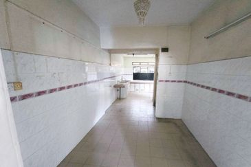 Kuala Kangsar Nice Double Storey Terrace House Corner Unit For Sale 