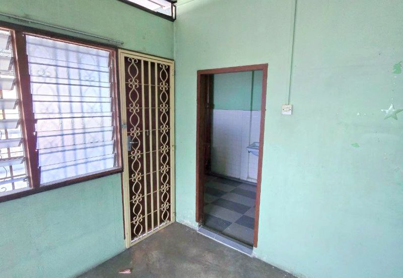 Kuala Kangsar Nice Double Storey Terrace House Corner Unit For Sale 
