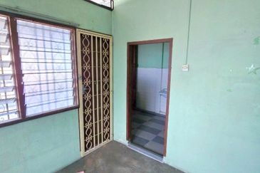 Kuala Kangsar Nice Double Storey Terrace House Corner Unit For Sale 
