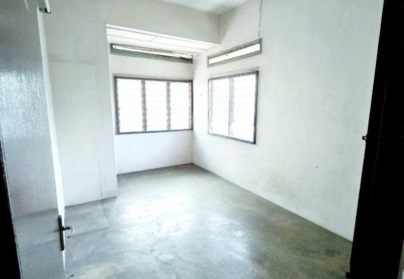 Kuala Kangsar Nice Double Storey Terrace House Corner Unit For Sale 