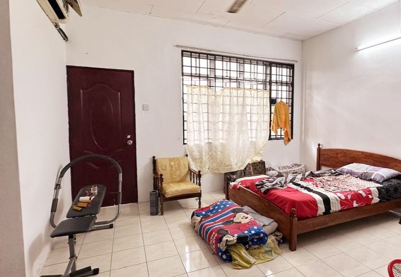 Menglembu Falim Facing Field Nice Double Storey Terrace House