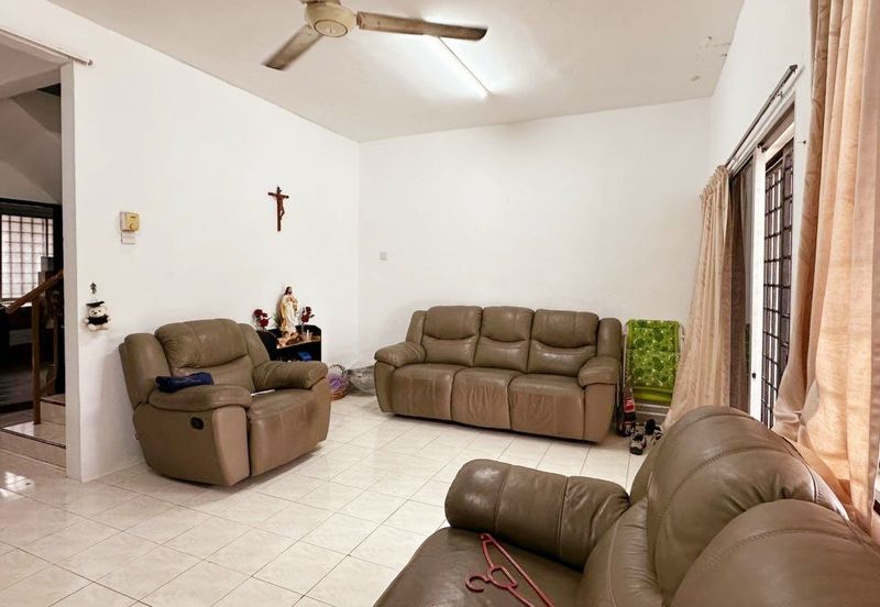 Menglembu Falim Facing Field Nice Double Storey Terrace House