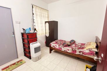 Menglembu Falim Facing Field Nice Double Storey Terrace House