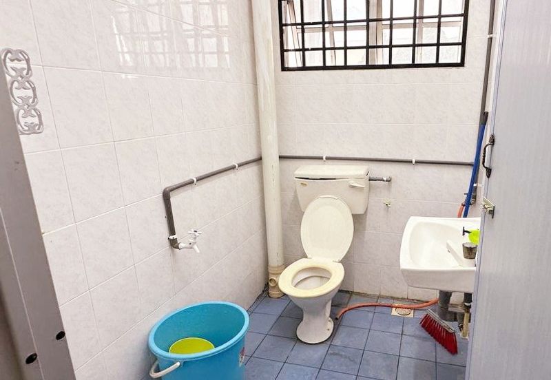 Menglembu Falim Facing Field Nice Double Storey Terrace House