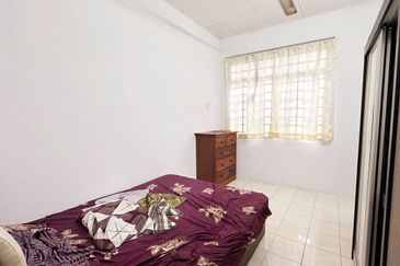 Menglembu Falim Facing Field Nice Double Storey Terrace House