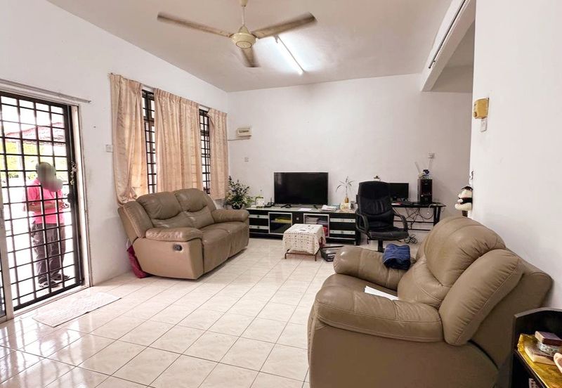 Menglembu Falim Facing Field Nice Double Storey Terrace House