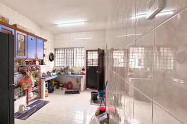 Menglembu Falim Facing Field Nice Double Storey Terrace House