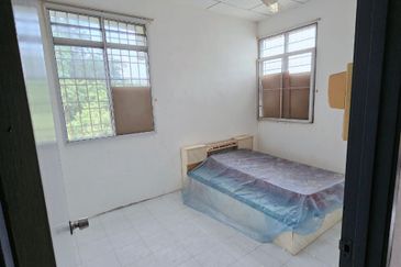 Taman Bunga Raya, Kuala Kangsar Double Storey Terrace House Corner Unit For Sale 