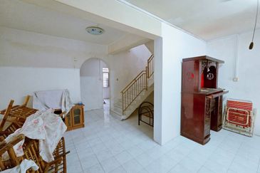 Taman Bunga Raya, Kuala Kangsar Double Storey Terrace House Corner Unit For Sale 