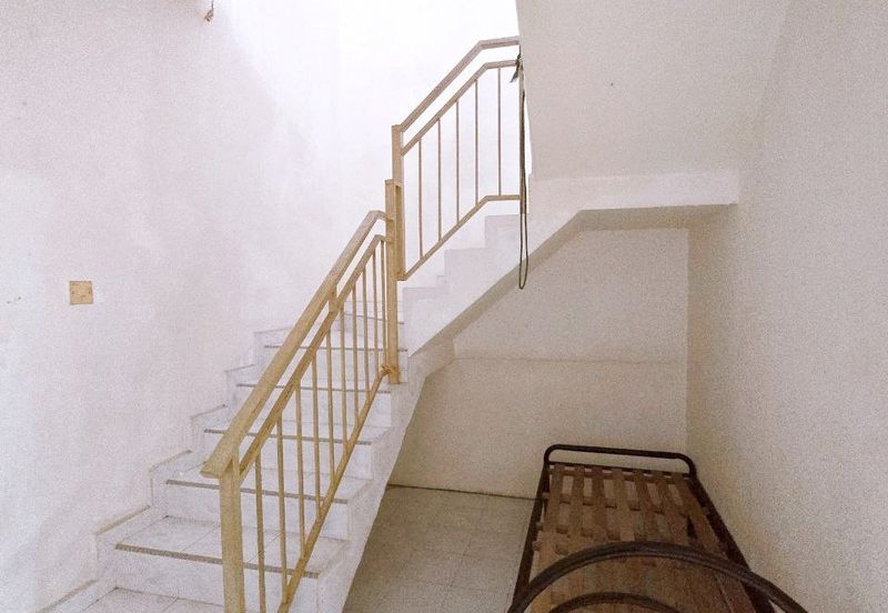 Taman Bunga Raya, Kuala Kangsar Double Storey Terrace House Corner Unit For Sale 